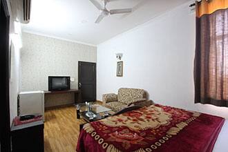 TG Stays Sector 39 Plot No. 749, Gurgaon 4